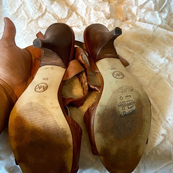 Size 10 Michael Kors shoes for sale - Picture 3 of 3